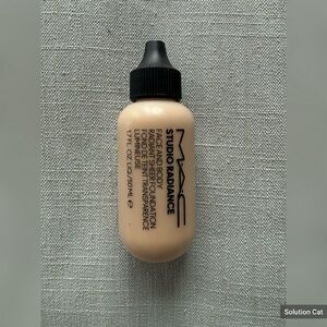 MAC Studio Radiance Foundation - C4